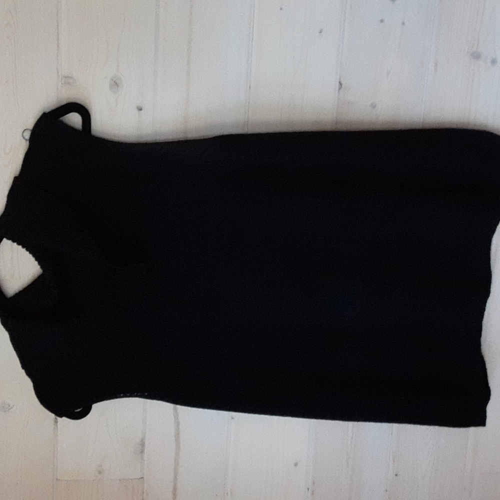Preston & York, Soft Knit Sleeveless top. Deep Black, size XL.